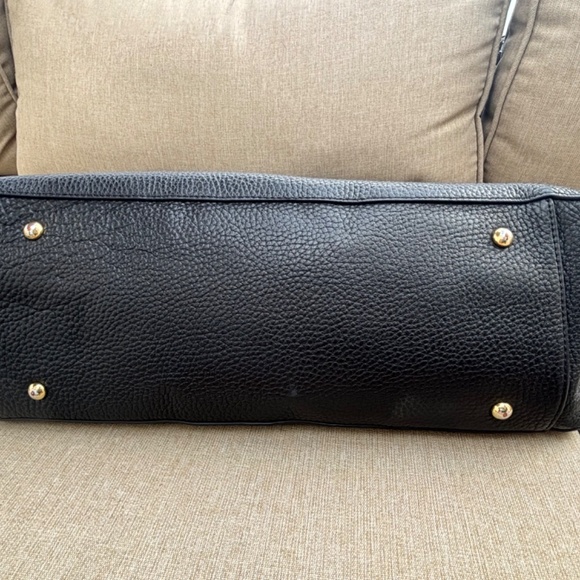 Mark & Graham Black Pebbled Leather Shoulder Bag with extra Gold/Black Handle - Picture 5 of 5
